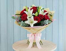 Букет цветов из:  Лилии и Розы в Курлово