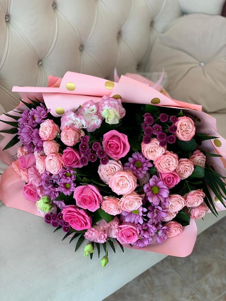 Букет цветов из: Хризантемы, Розы и Лизиантусы в Курлово