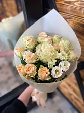 Букет цветов из:  Розы и Лизиантусы в Курлово