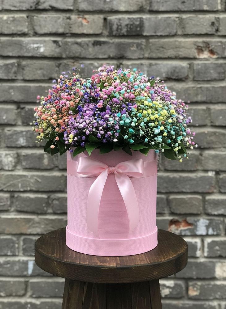 Цветочная композиция из Гипсофила и Розы в шляпной коробке в Курлово
