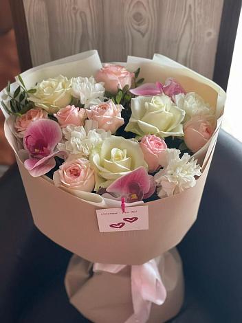 Букет цветов из: Орхидеи, Розы и Гвоздики в Курлово