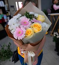 Букет цветов из:  Герберы, Розы и Хризантемы в Курлово