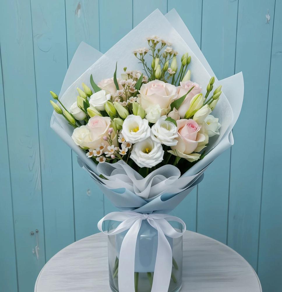 Букет цветов из: Розы и Лизиантусы в Курлово