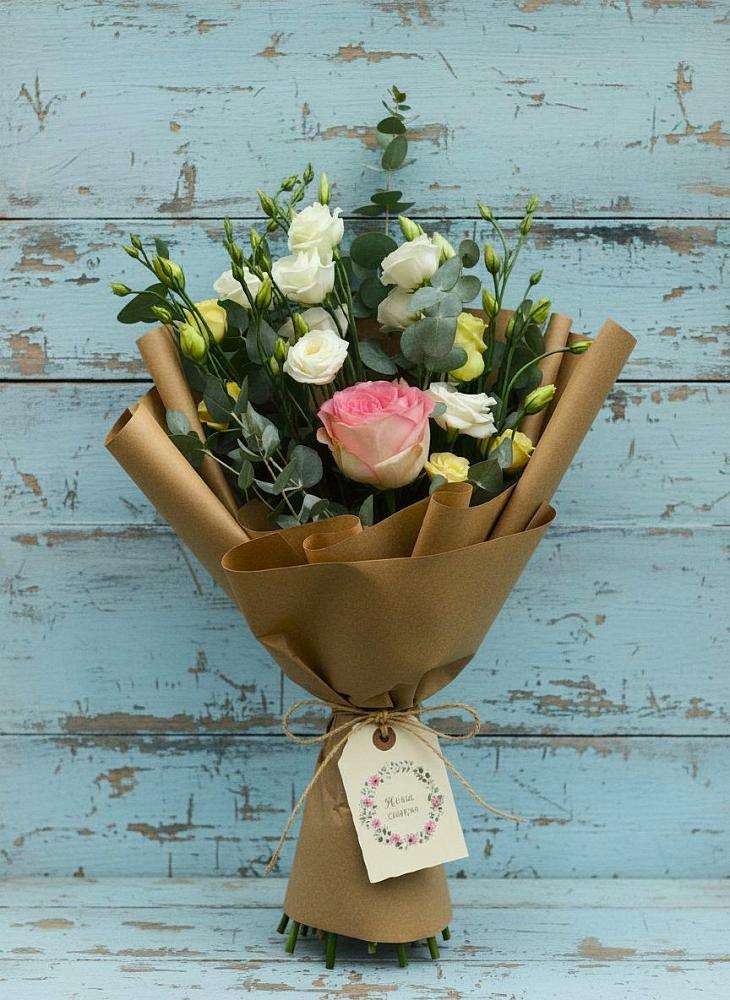 Букет цветов из: Розы и Лизиантусы в Курлово