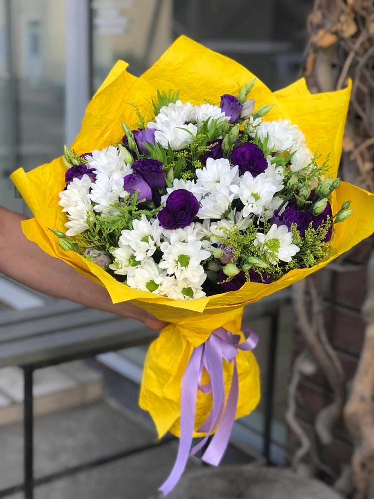 Букет цветов из: Ирисы, Хризантемы и Ромашки в Курлово