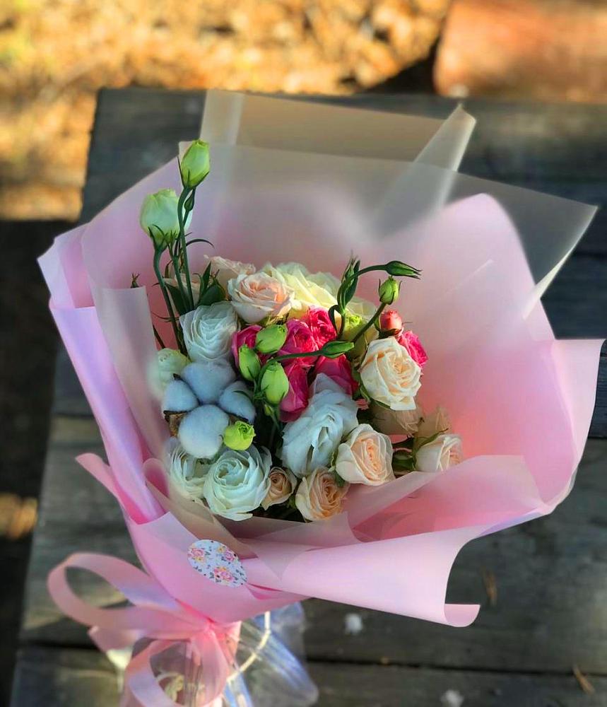 Букет цветов из: Розы и Лизиантусы в Курлово