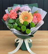 Букет цветов из:  Гвоздики, Розы, Герберы и Хризантемы #REPLACE_PRED# Курлово
