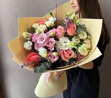 Букет цветов из:  Розы, Лизиантусы и Гвоздики в Курлово