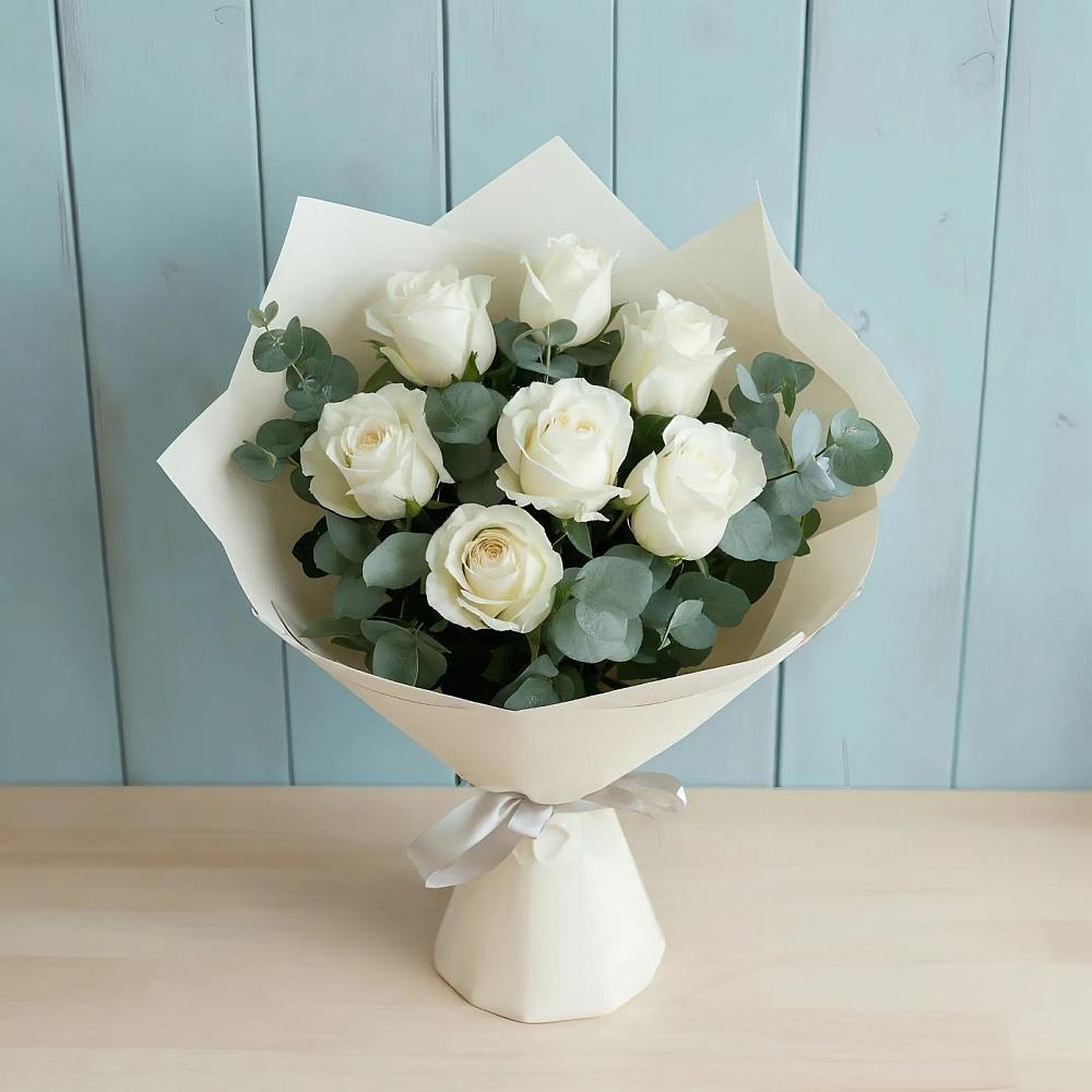 Букет Белые розы в Эвкалипте в Курлово