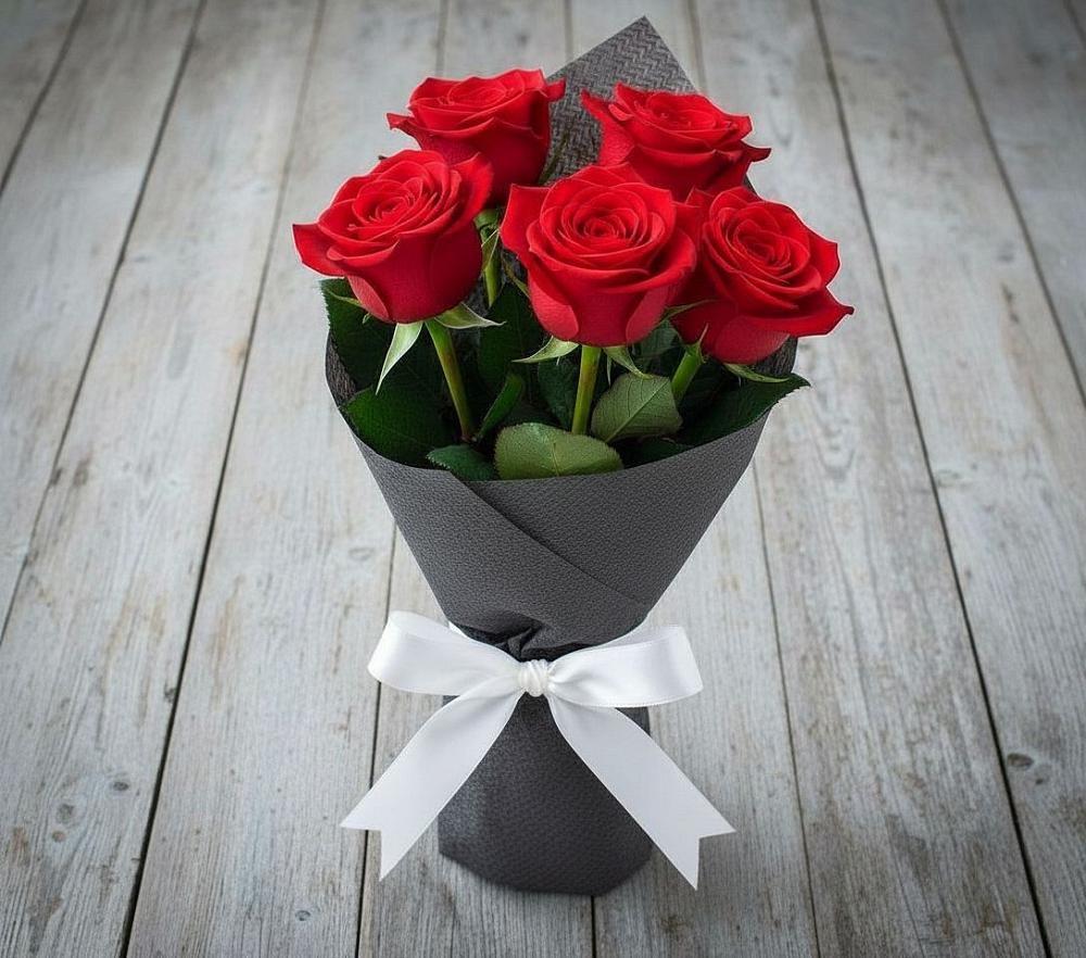 Букет 5 Красных роз Эдлесс Лав в Курлово