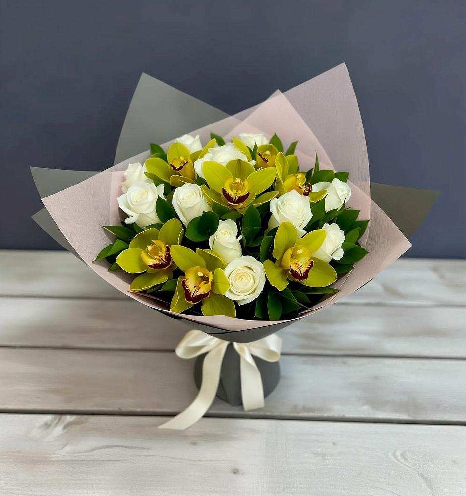 Букет цветов из: Орхидеи и Розы в Курлово