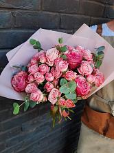 Букет розы в пальмах в Курлово Букет цветов из: Розы в Курлово