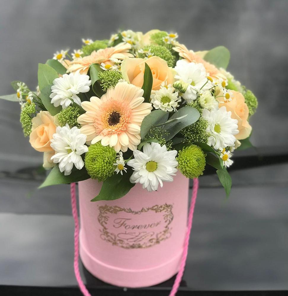 Цветочная композиция из Розы, Герберы и Хризантемы в шляпной коробке в Курлово