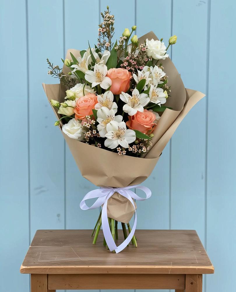 Букет цветов из: Альстромерии, Лизиантусы, Розы и Хризантемы в Курлово