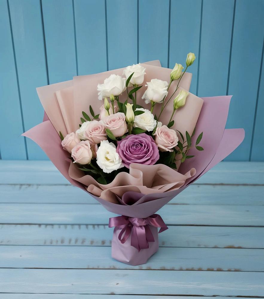 Букет цветов из: Розы и Лизиантусы в Курлово